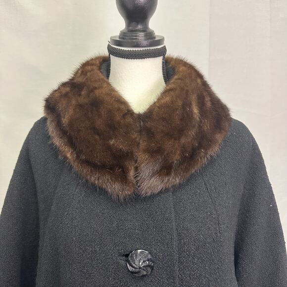 Vintage Lady Lambrell Black Wool Coat with Faux Fur Collar - Size M/L - Picture 4 of 12